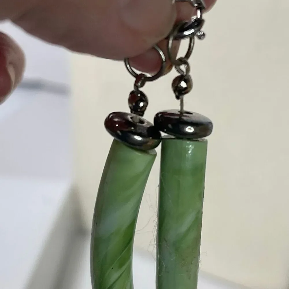 Vintage faux jade acrylic/metal necklace